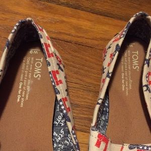 Toms Shoes - Toms- Very Clean Toms Shoes - Toms- Very Clean